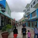 EN HOLGUIN HAY DE TODO